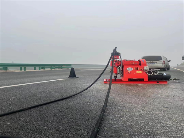 龙海马路路基路面开裂下沉注浆加固灌浆