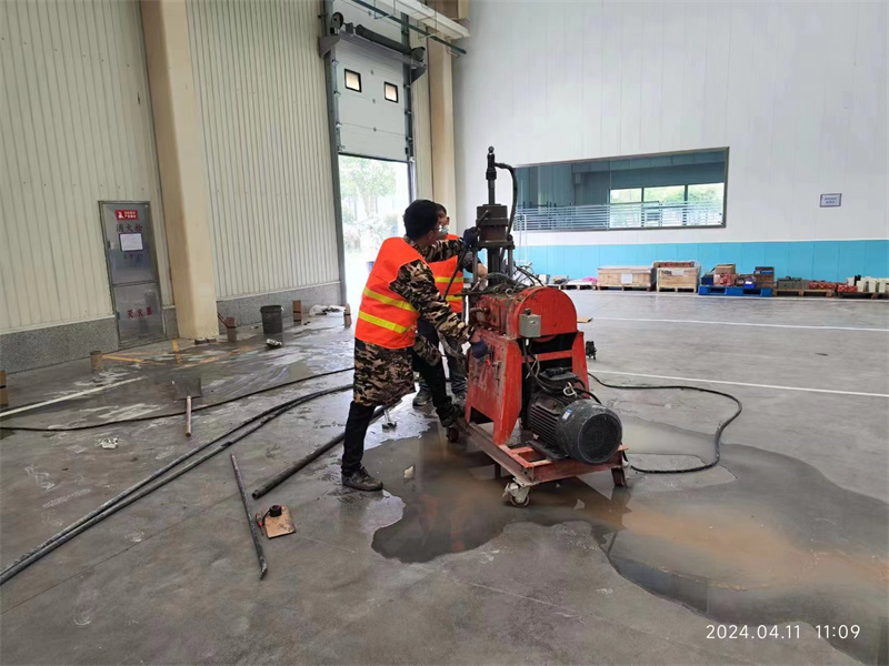 龙海厂房地面下沉塌陷注浆加固施工